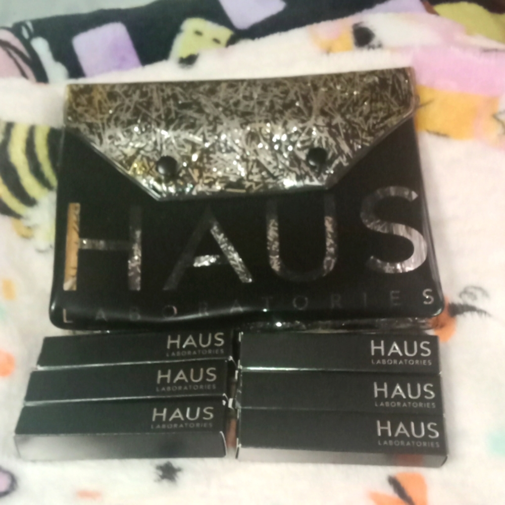 HAUS LABORATORIES By Lady Gaga: GLAM ATTACK LIQUID EYESHADOW